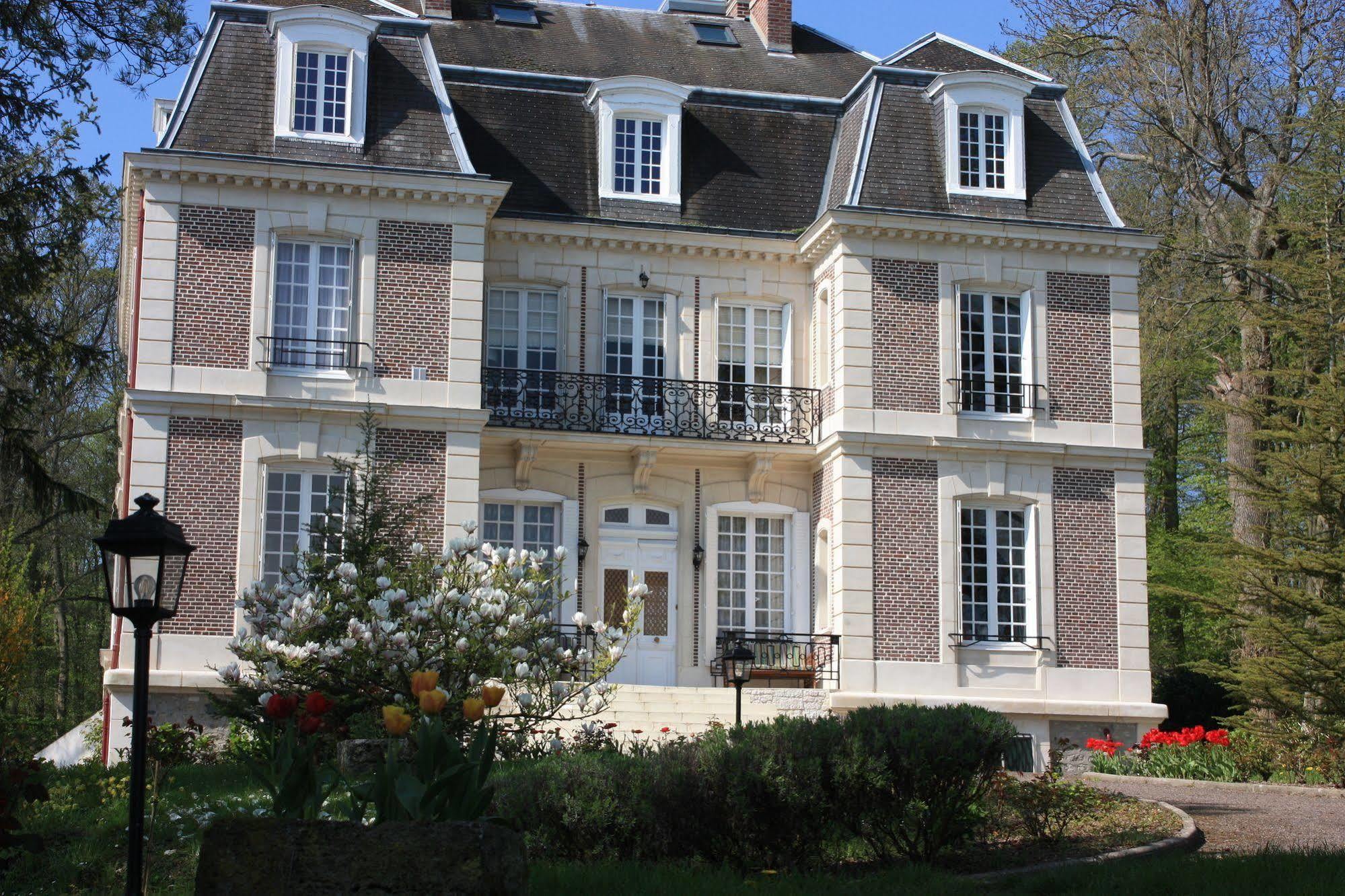Chateau D'Avesnes - Le Castelet Exterior foto